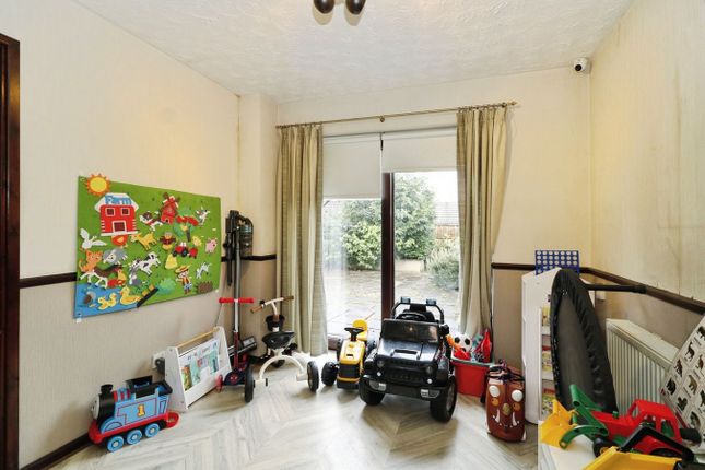 Broomehouse Avenue, Manchester photo 4