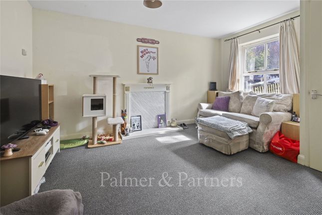 5, Mitre Way, Suffolk photo 4