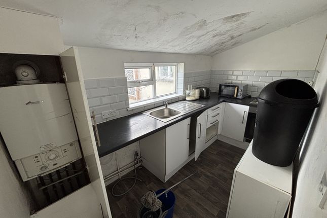 16a, Hilda Road, Chatham photo 5
