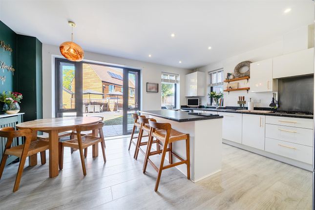3, Zachary Close, Coulsdon photo 4