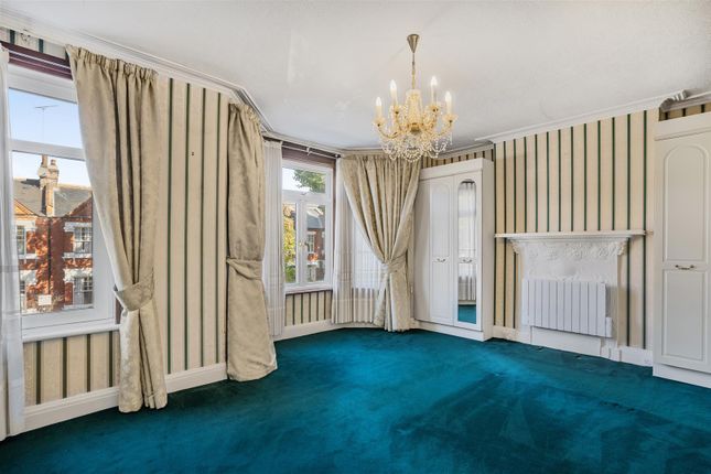 24, Wavendon Avenue, London photo 4