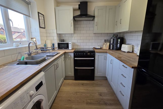 46, Barkus Close, Southam photo 3