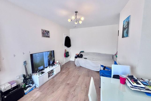 16, Nestles Avenue, Hayes photo 2
