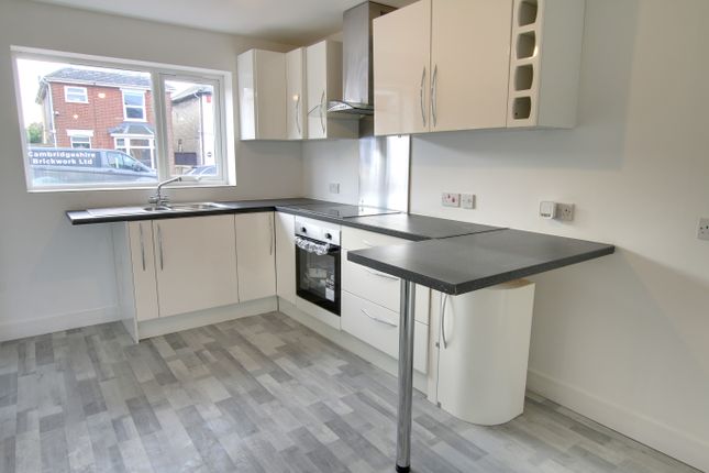 25, Acacia Grove, March photo 3