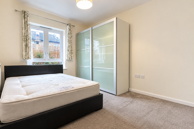Featherstone Road, Southall photo 5