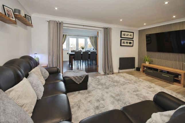 26, Laburnum Close, Sheffield photo 3