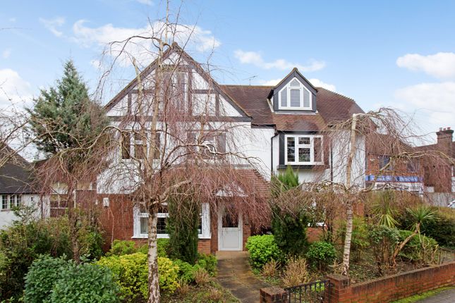 Flat for sale in Station Road, Woldingham