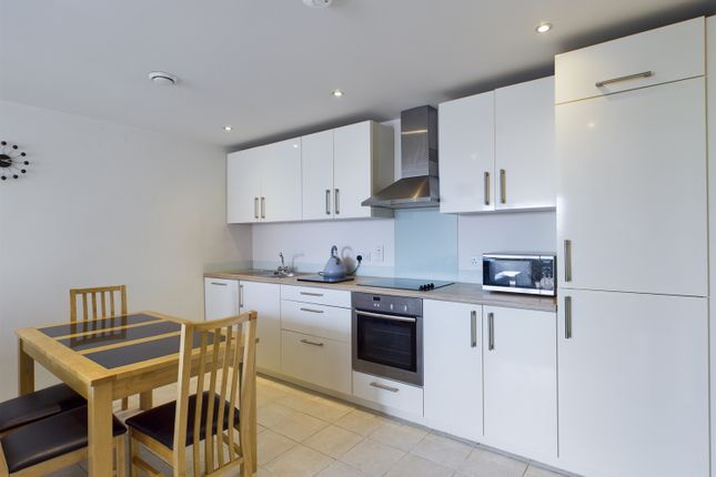 Thumbnail Flat to rent in Apt 1 Freedom Quay, Wellington Street West, Hull, East Yorkshire, 2Bd, UK