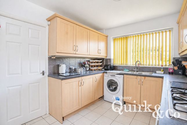 150, Link Road, Canvey Island photo 4
