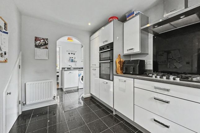 36, Guillemot Close, Stowmarket photo 4
