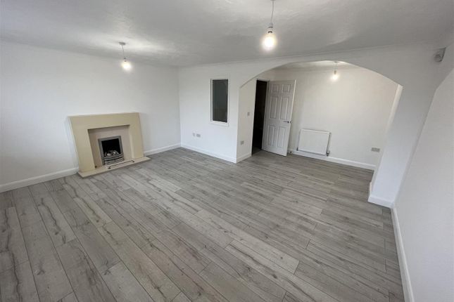 4, Aster Gardens, Derby photo 2