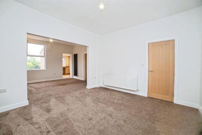 94, Lynncroft, NOTTINGHAM photo 2
