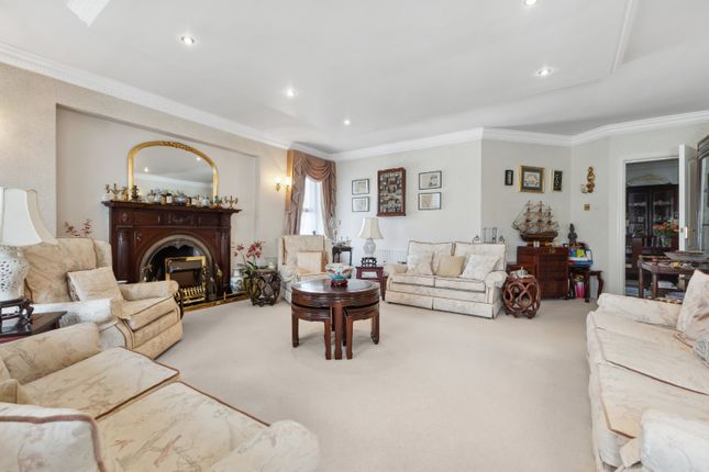 Flat 6, Broomleigh,, Booth Road, Greater Manchester photo 2