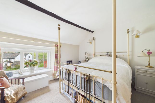 2 Brookside, High Peak photo 4