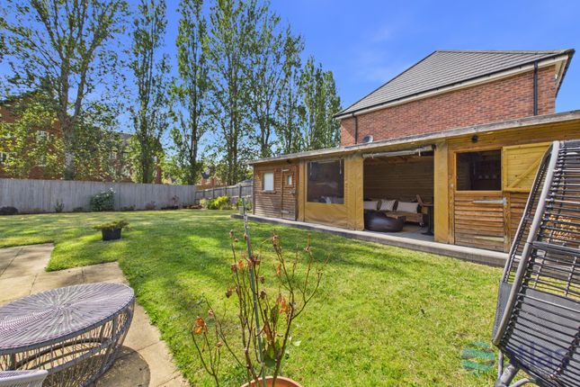 29, Lightoaks Drive, Liverpool photo 4