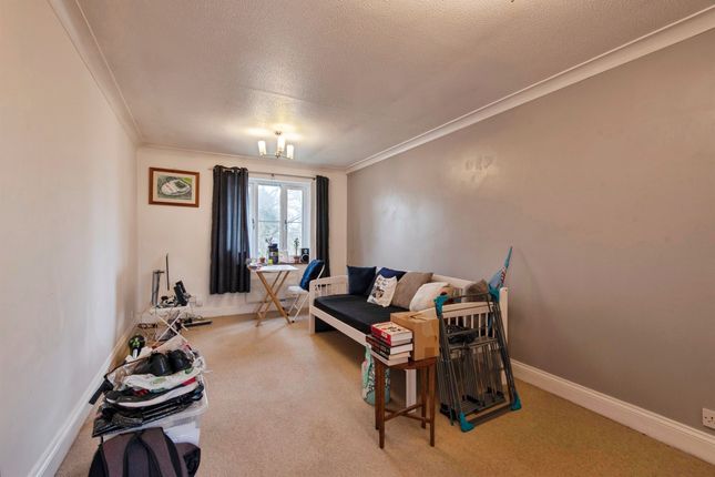 Flat 15, The Beeches, New Road, Royston photo 4