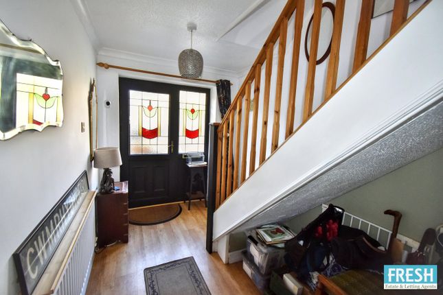 17, Llwyn-Y-Golomen, Swansea photo 2