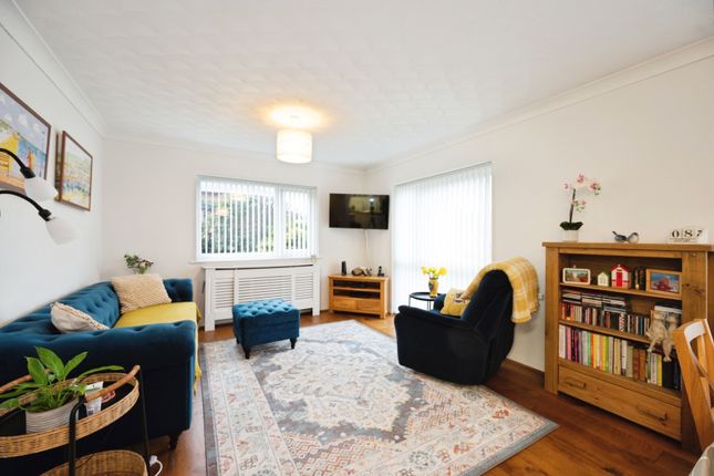Flat 3, James Court, 196, Southwood Road, Hampshire photo 2
