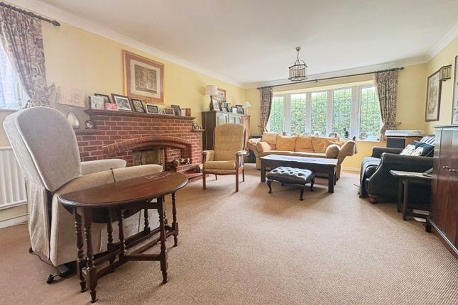 1A,, Ives Close, Hampshire photo 4
