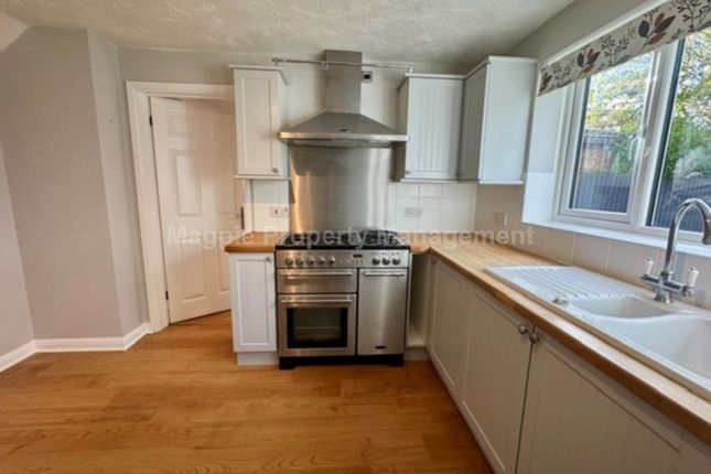 30, Hawkesford Way, St Neots photo 3