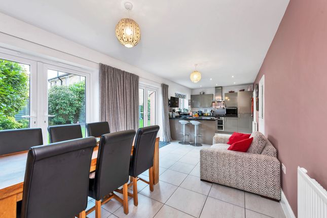 5 Glebe Drive, Newmarket photo 3