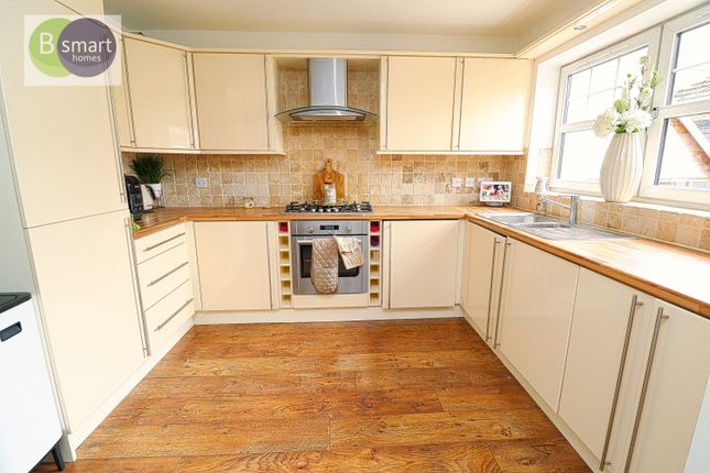 14, Willow Lane, Rotherham photo 4