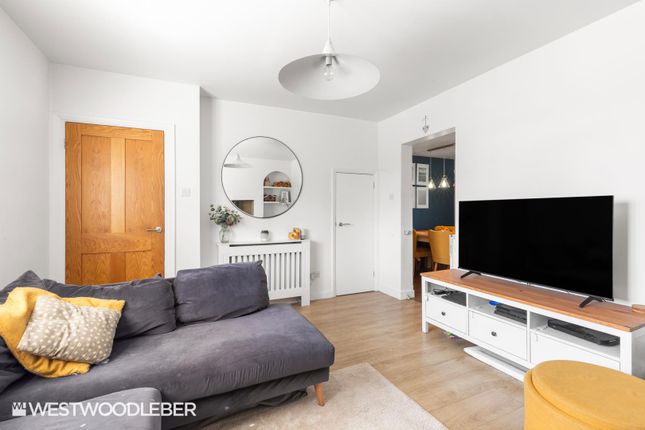 8, Woodland Road, Hertford photo 4