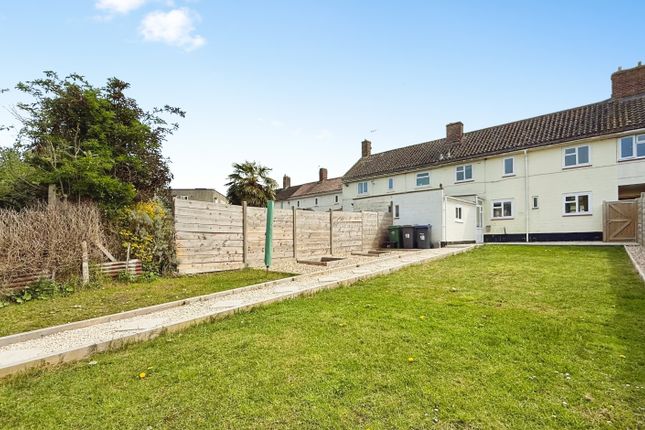 18, Court Orchard, Westbury photo 2