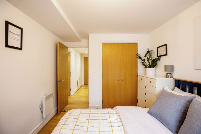 Flat for sale in St. Davids Square, London