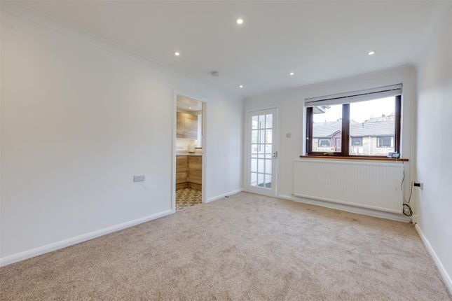 4, Western Court, Bacup photo 4