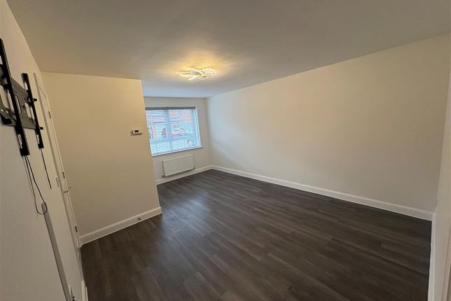 25, Riverside Lane, DONCASTER photo 4