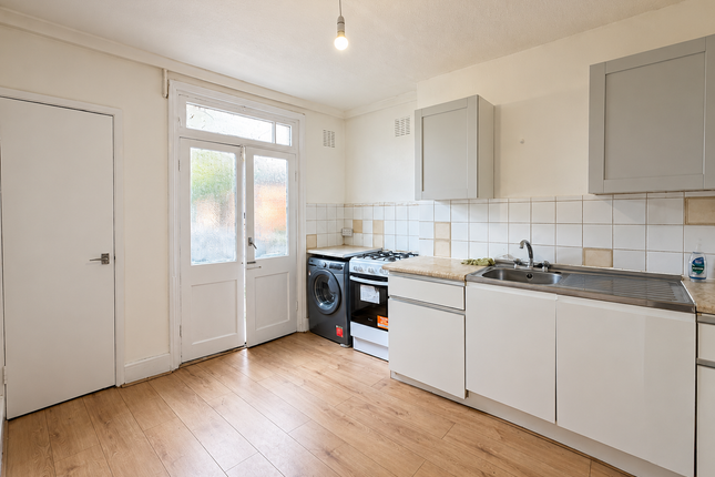2, Burns Road , London photo 3