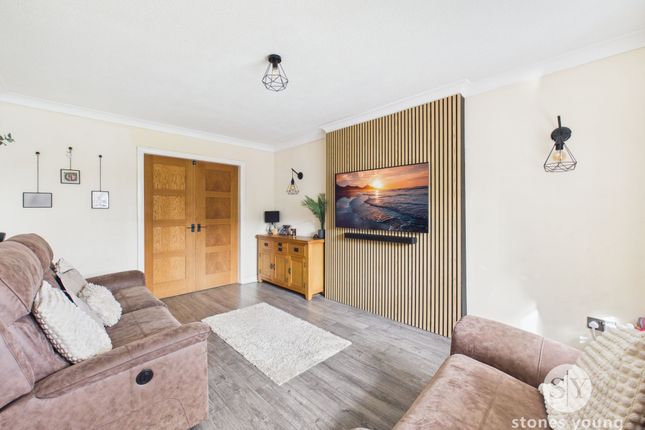 53 Regents View, Blackburn photo 2