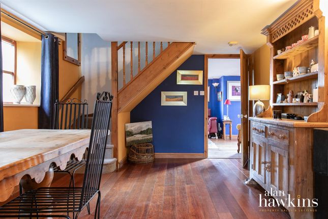Elm Cottage, 45, Bushton photo 4