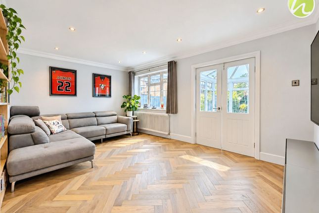 7 Warrene Close, Stanford-Le-Hope photo 3