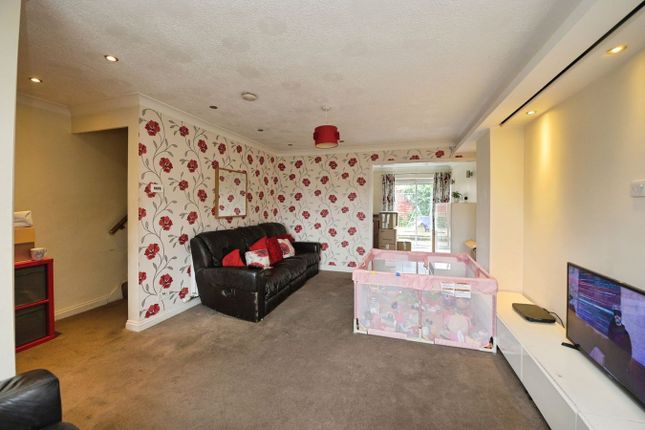 Flamingo Walk, Hornchurch photo 5