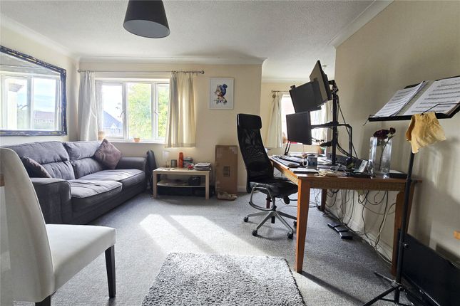 43, Swan Drive, Wiltshire photo 3