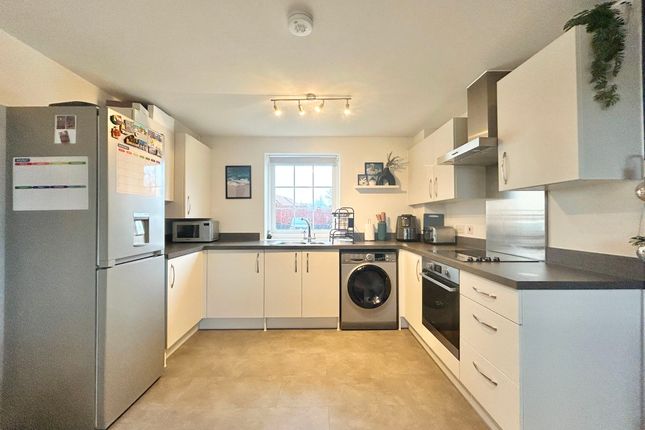 3 Osprey House, Kingfisher Rise, Cranbrook photo 4