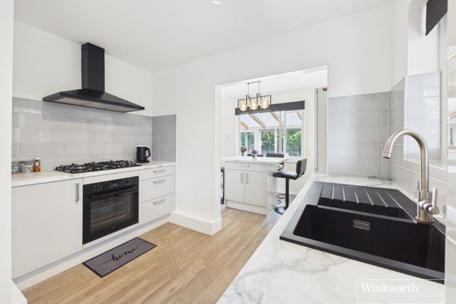 77, Bush Grove, London photo 4