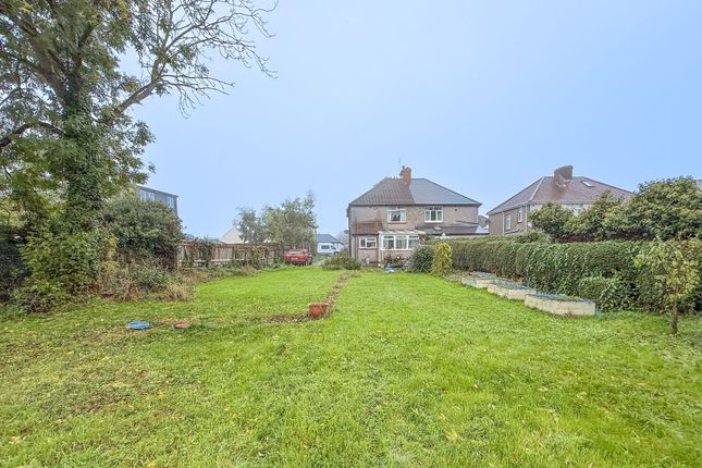 2 Cefn Walk, Newport photo 4