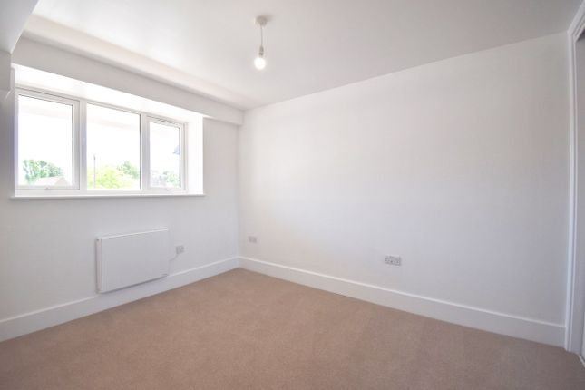 Flat 2, Araby Corner, Shepperton photo 5
