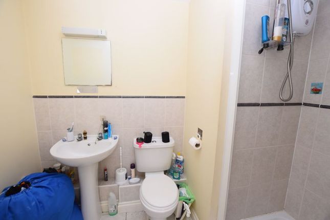 Flat for sale in The Lamports, Alton