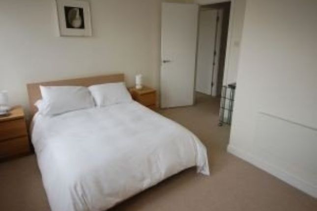72, Queens Wharf, Reading photo 3