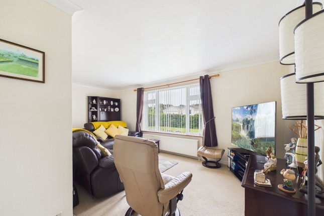 28, Fourgates, Liskeard photo 3