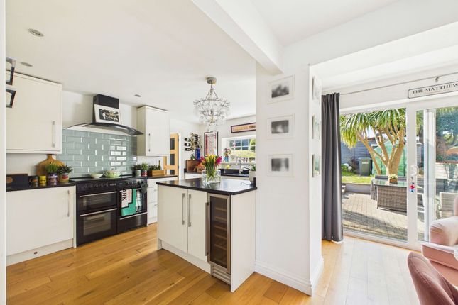 1 Fowey Avenue, Torquay photo 2