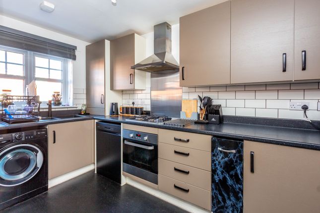 29, Catlin Way, Rushden photo 4