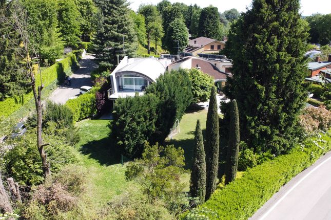 Villa for sale in Via Del Golf, 20, 22060 Carimate Co, Italy
