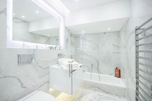 Flat for sale in Prince Albert Road, London