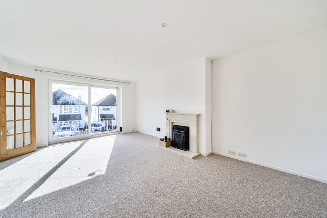 Moorlands Crescent, Southampton photo 2