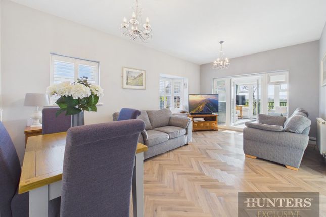 16, Fieldside Close, Scarborough photo 4